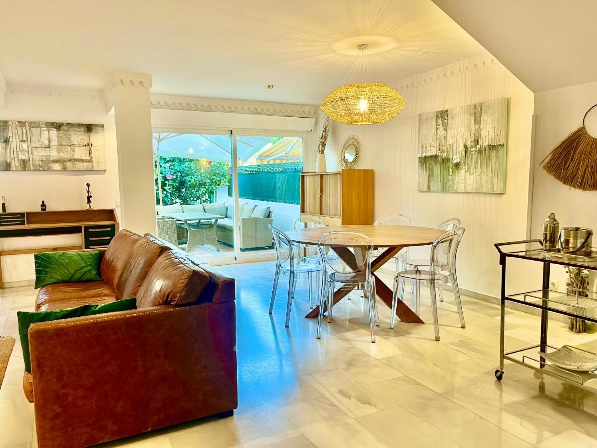 Trocadero House, Pool&tennis